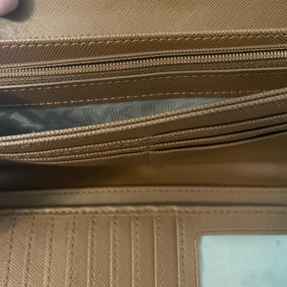 MK Wallet - Picture 7 of 7